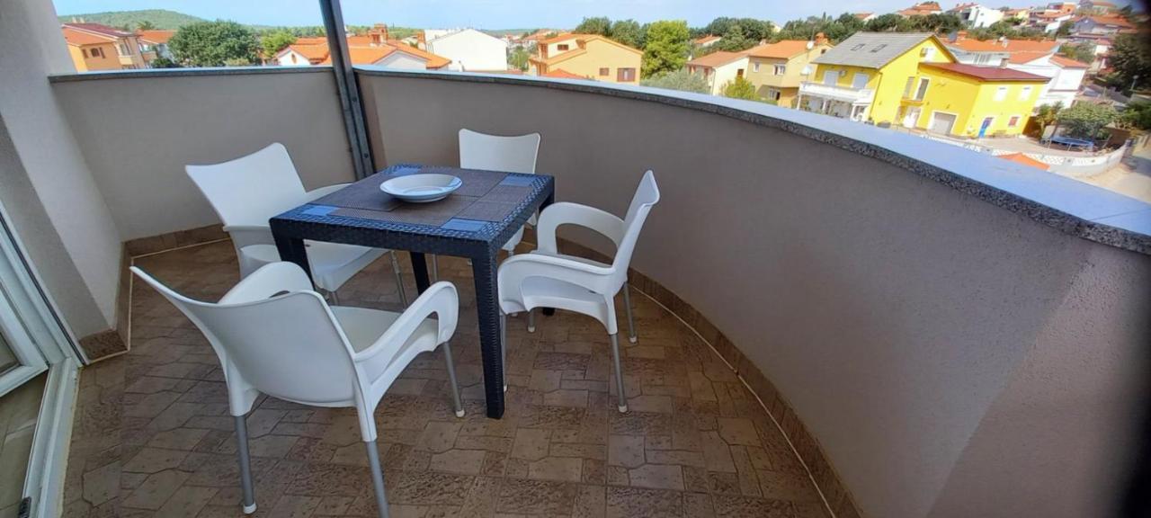 ميدولين Apartments Tomo المظهر الخارجي الصورة