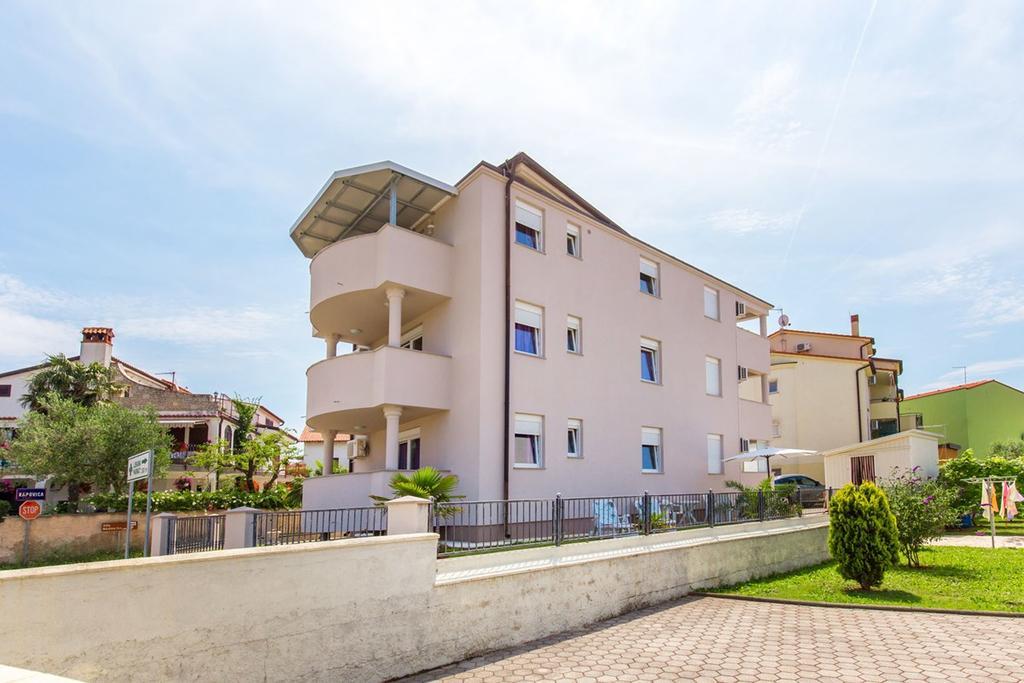 ميدولين Apartments Tomo المظهر الخارجي الصورة