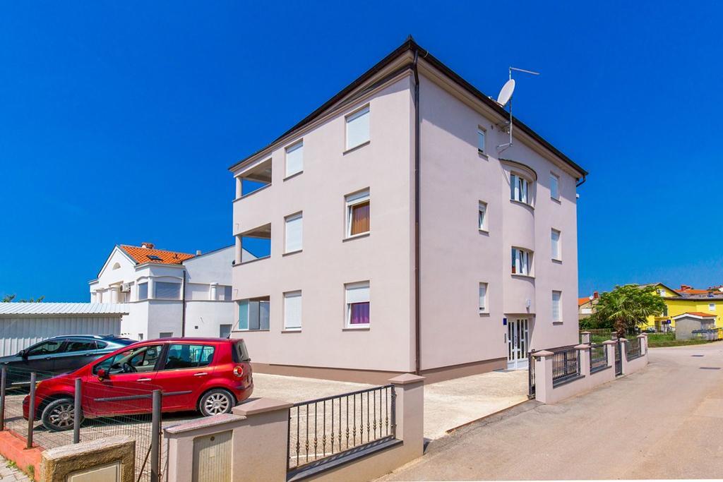 ميدولين Apartments Tomo المظهر الخارجي الصورة