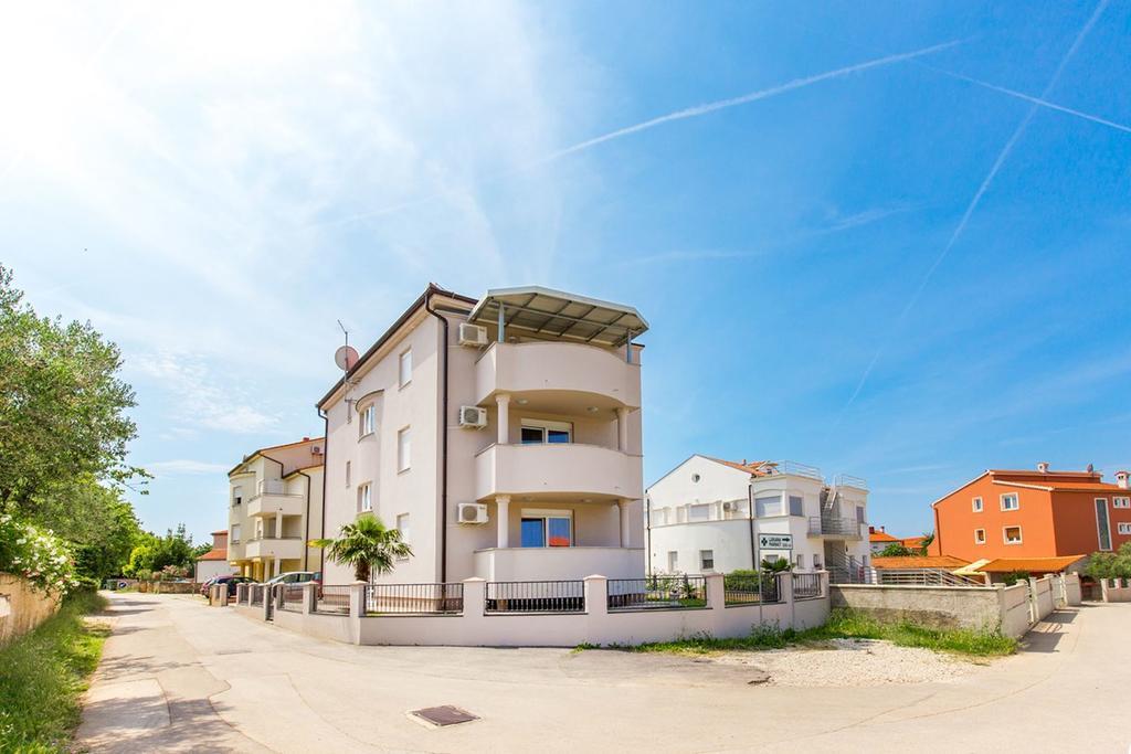 ميدولين Apartments Tomo المظهر الخارجي الصورة