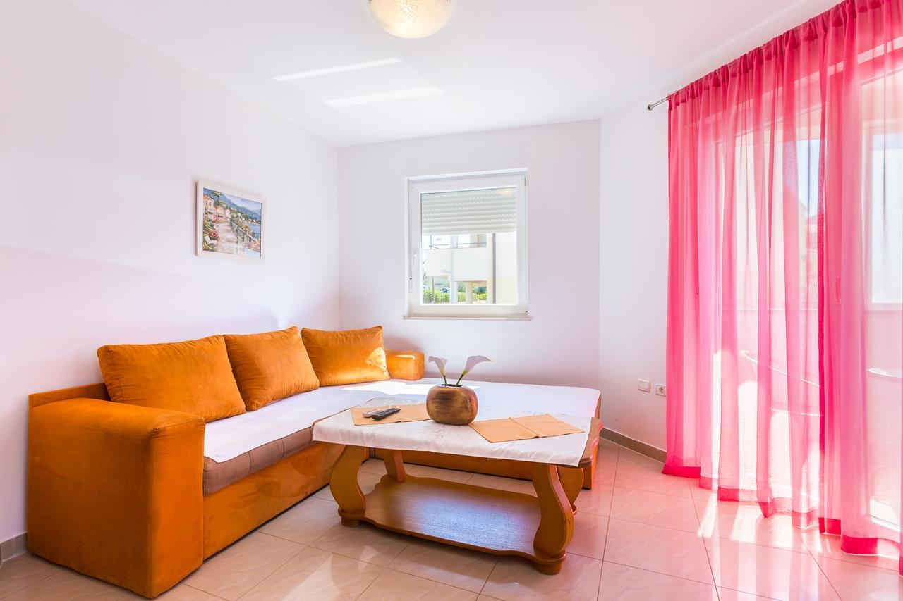 ميدولين Apartments Tomo المظهر الخارجي الصورة